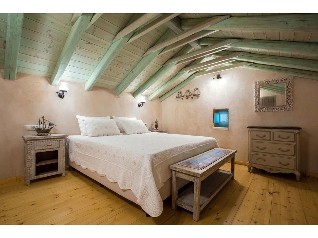 Pandora Aparthotel Pírgos Dhiroú Bagian luar foto